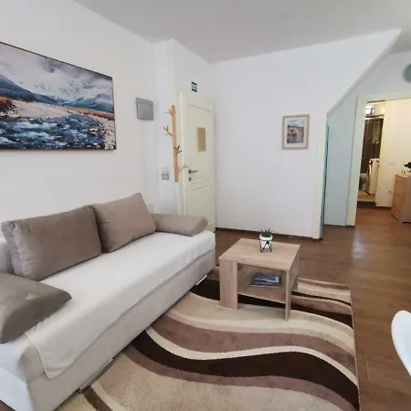 A Charming One-bedroom In The Heart Of 'rovinj' Appartamento