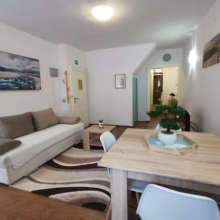 A Charming One-bedroom In The Heart Of 'rovinj' Apartamento