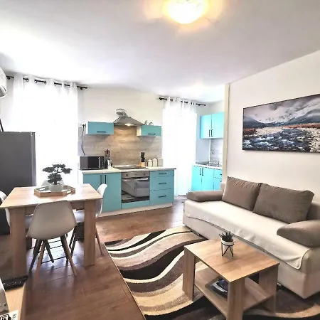 A Charming One-bedroom In The Heart Of 'rovinj' * 로비니