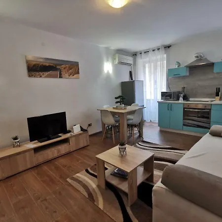 A Charming One-bedroom In The Heart Of 'rovinj' * 로비니